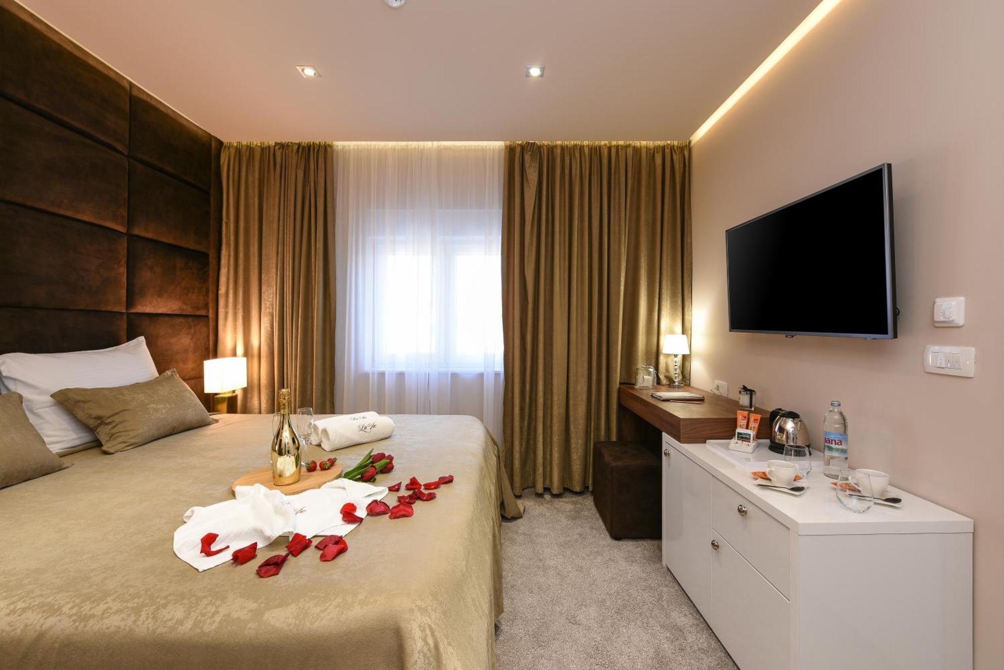 Luxury Rooms Lavie 扎达尔 客房 照片